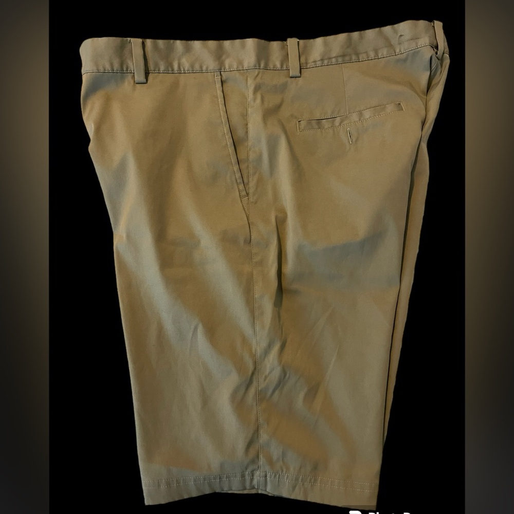 Nike Golf Shorts - 36